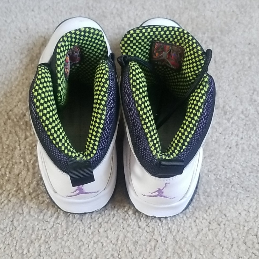 Youth shoes